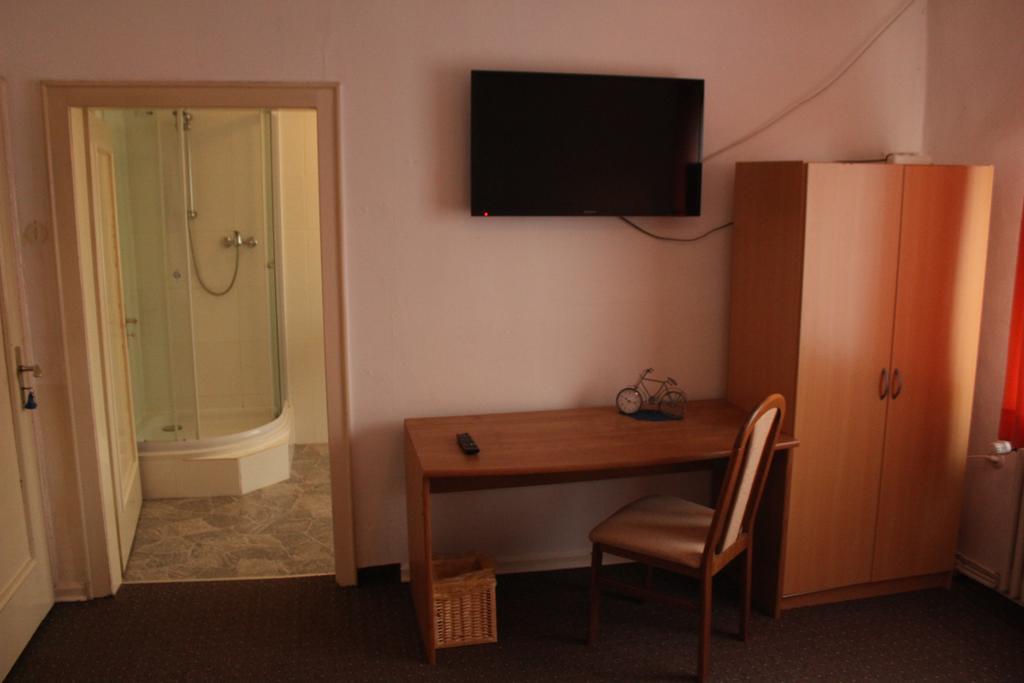 Pension Rad - Haus เพเทอร์สฮาเกน ภายนอก รูปภาพ