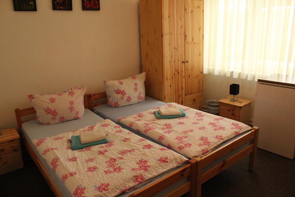 Pension Rad - Haus เพเทอร์สฮาเกน ภายนอก รูปภาพ